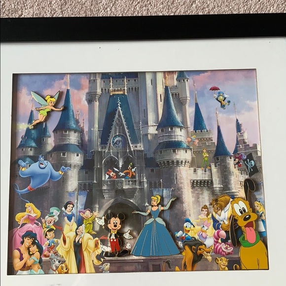 DISNEY Framed & Matted Castle Print w/4 Pins RARE - Picture 2 of 9